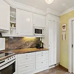Spacious Penthouse With Stephen Cathedral View