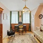 Spacious Penthouse With Stephen Cathedral View