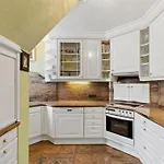 Spacious Penthouse With Stephen Cathedral View