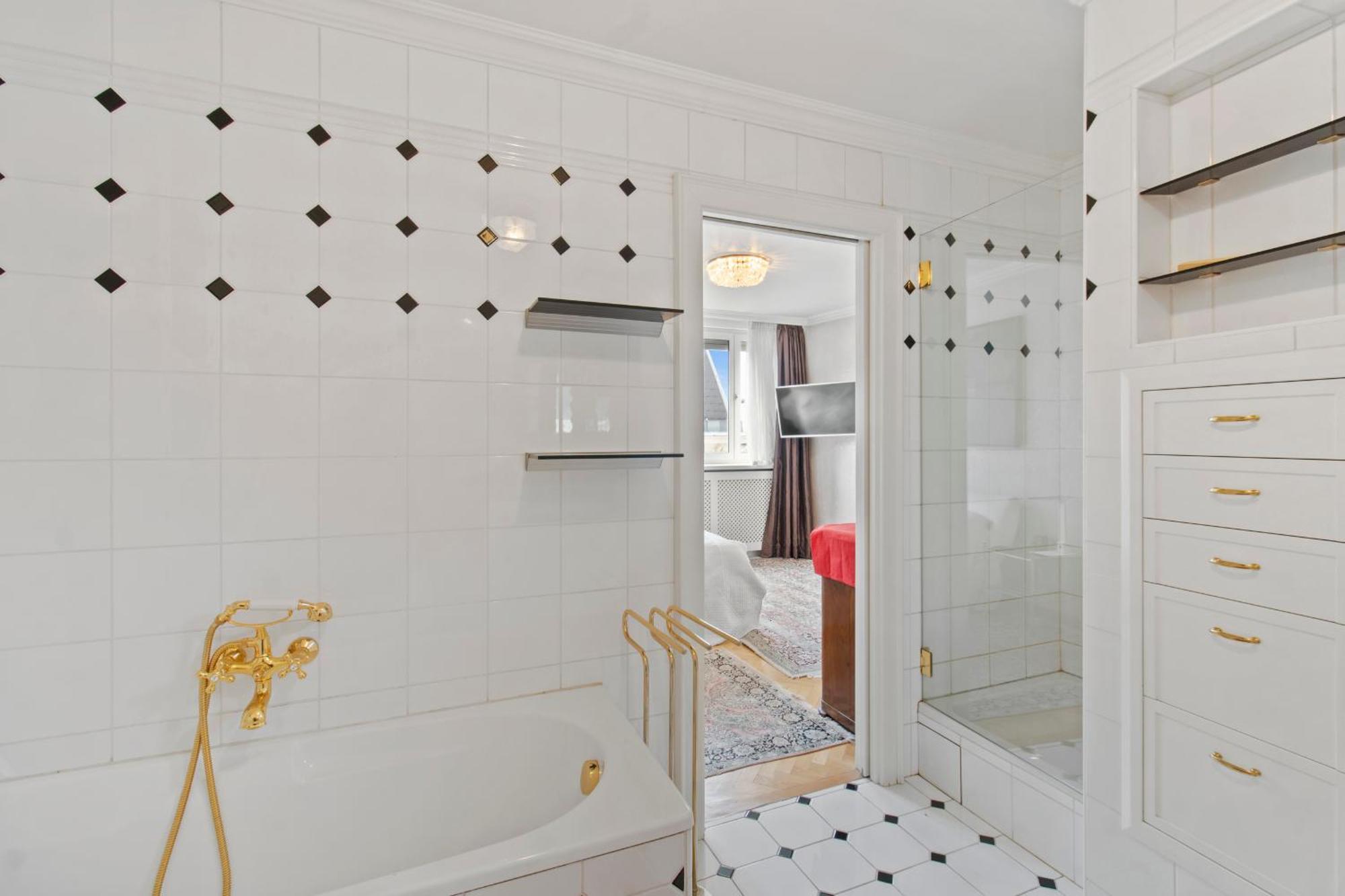 Spacious Penthouse With Stephen Cathedral View Apartment